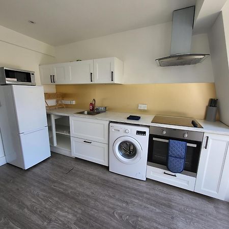 Private Room Near Central Ideal For City Explorers Londen Buitenkant foto
