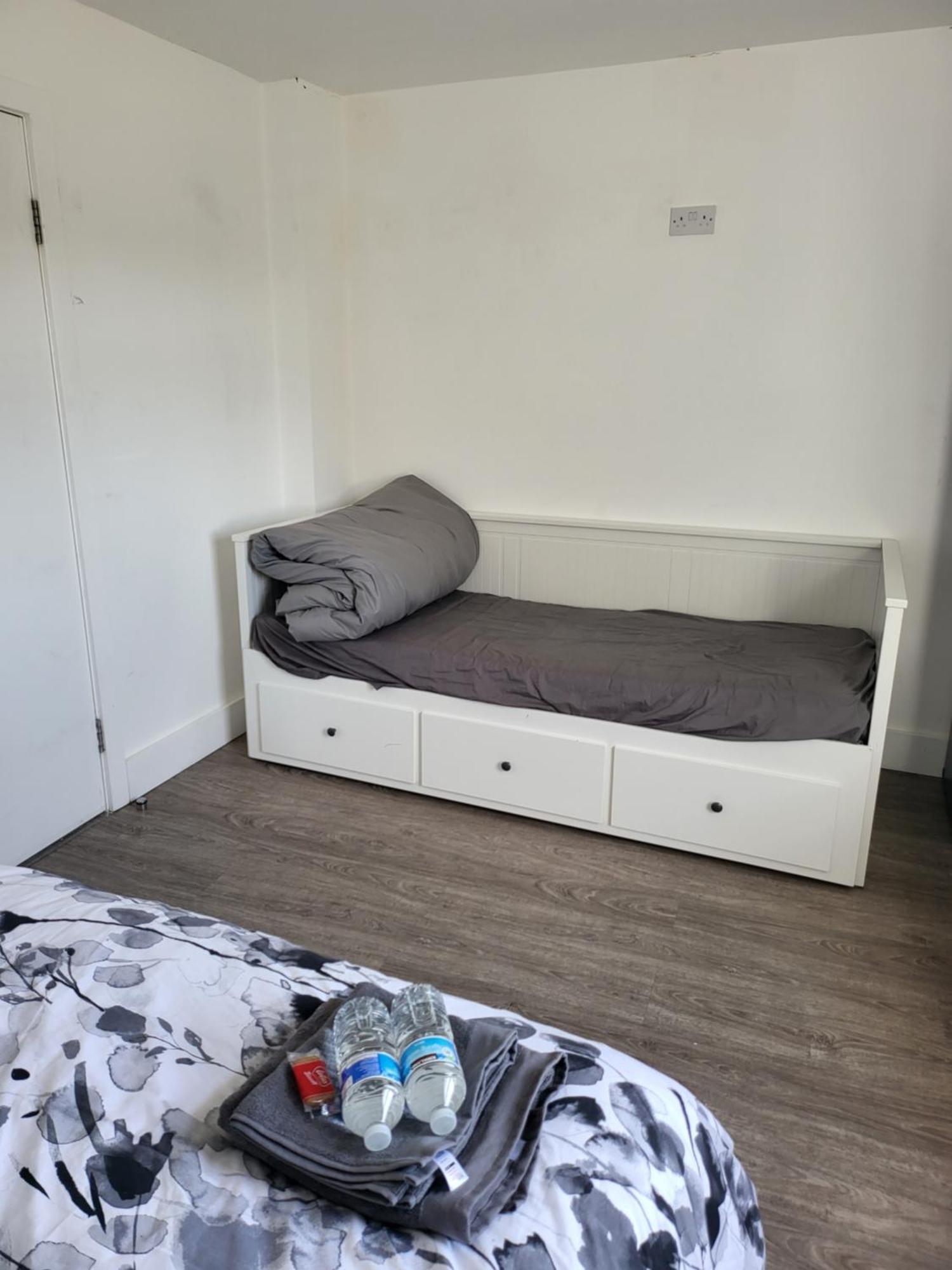 Private Room Near Central Ideal For City Explorers Londen Buitenkant foto